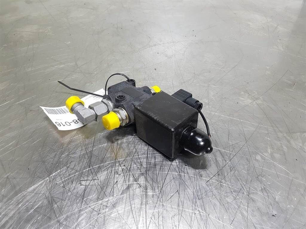 12A440025 - Volvo L 45 TP - Valve 3