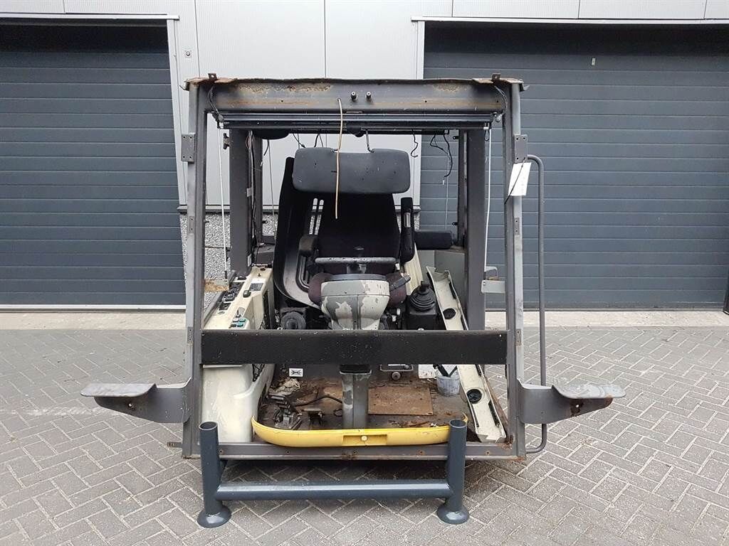 AZ210E-23103106- /Kabine/ e 1