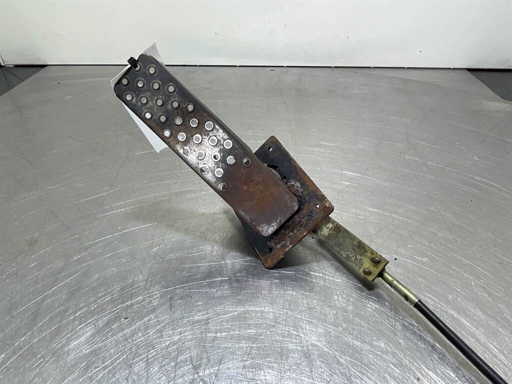 AZ14-4184957A-Gas pedal/Fusspedal 2