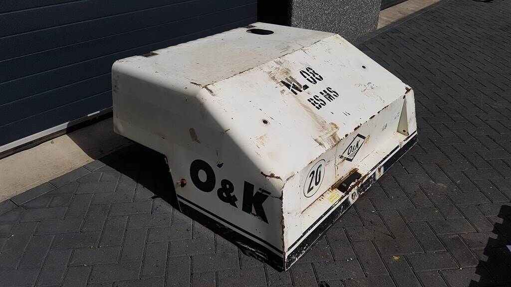 L 10 B - Engine /Motorhaube/Motorkap 1
