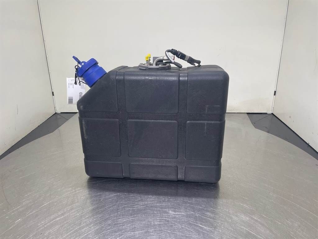 835E-Cummins 4387616-AdBlue tank 2