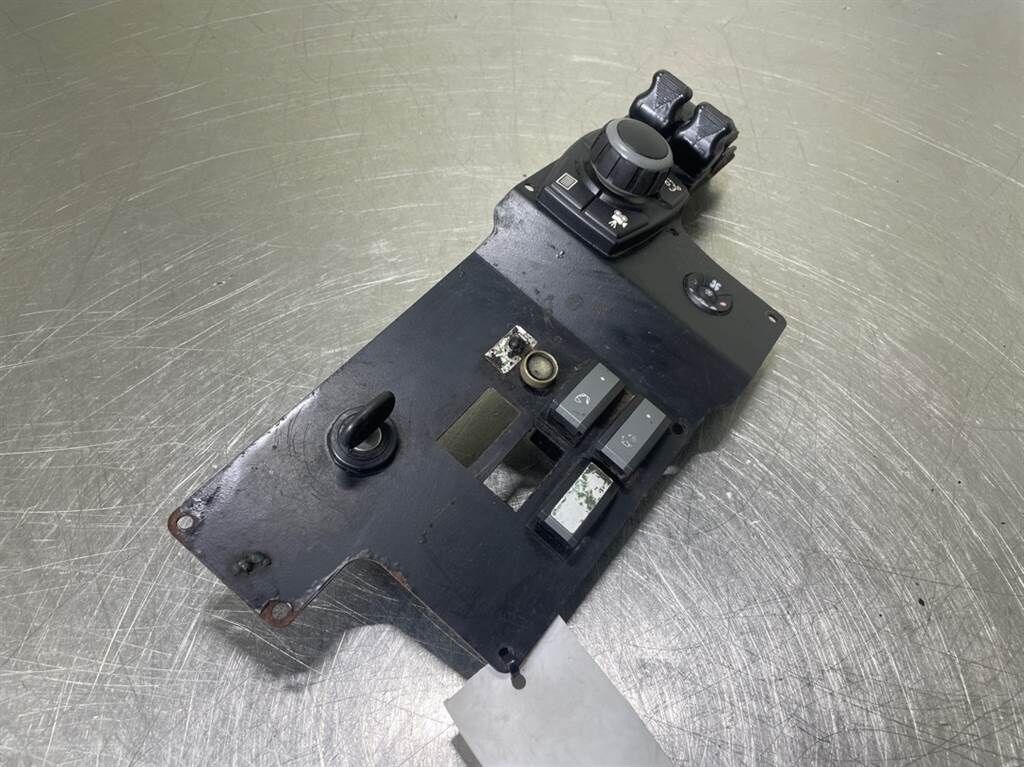 12MTX-3834673/3833717- /Console/Konsole 3