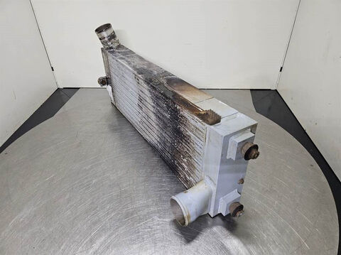 835E - Intercooler/Ladeluftkühler/Luchtkoeler 2