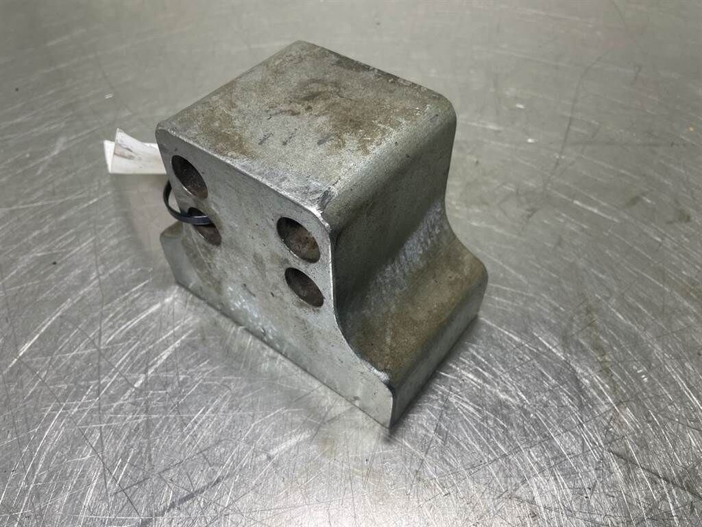 A934C-10060895-Cylinder block 2