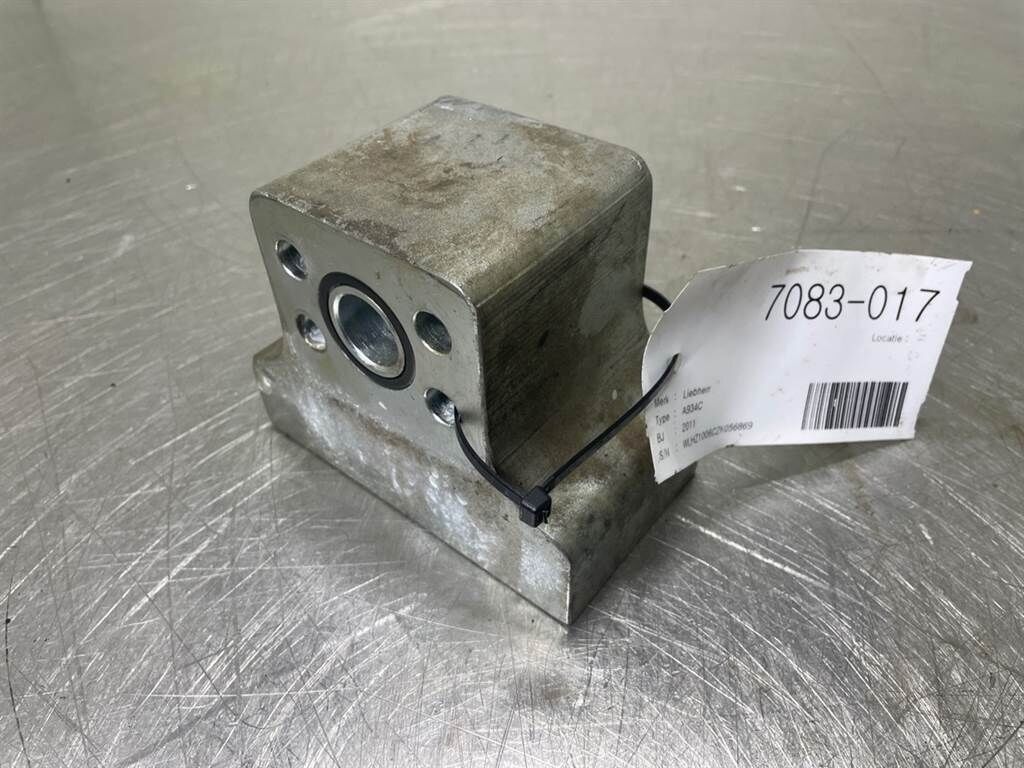 A934C-10060895-Cylinder block 3