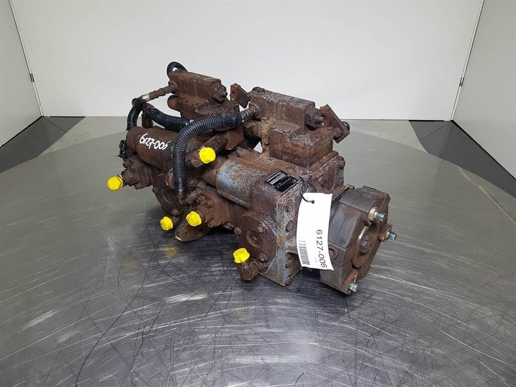 - Sundstrand PV2121-531 - Drive pump/Fahrpu 1