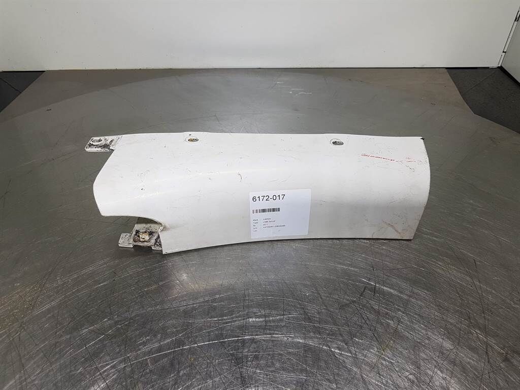 L586 2plus2-8921868-Lamp bracket rear left 1
