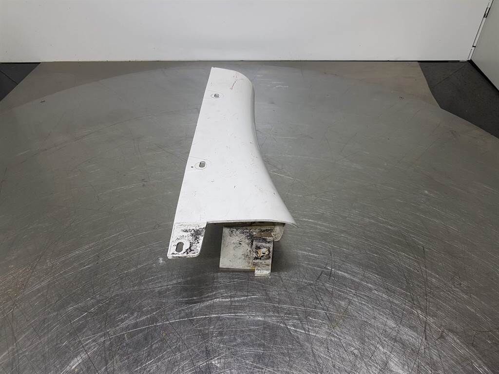 L586 2plus2-8921868-Lamp bracket rear left 2