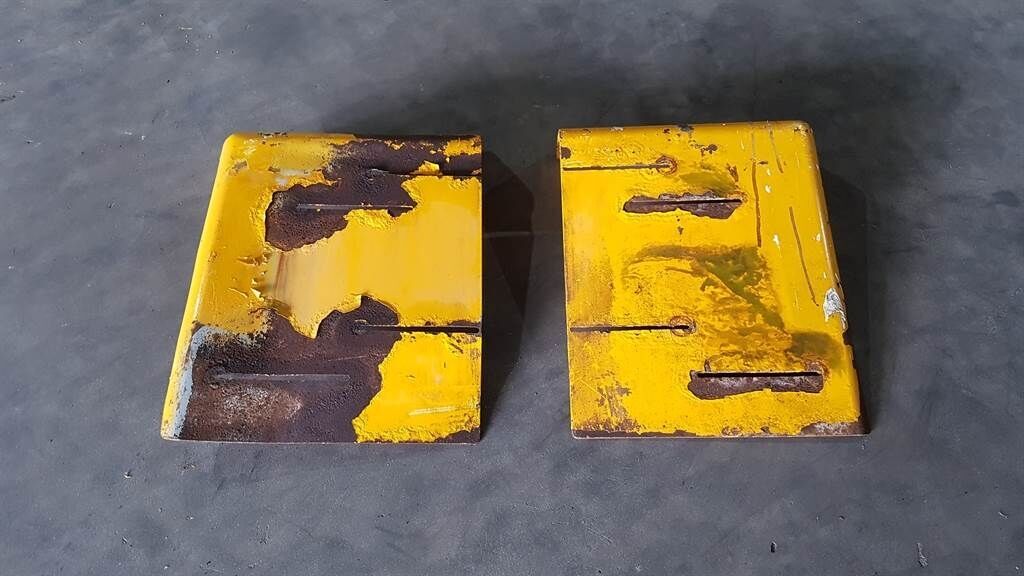 AZ150-4181502A/4181503A-Mud guard/Kotfluegel 2