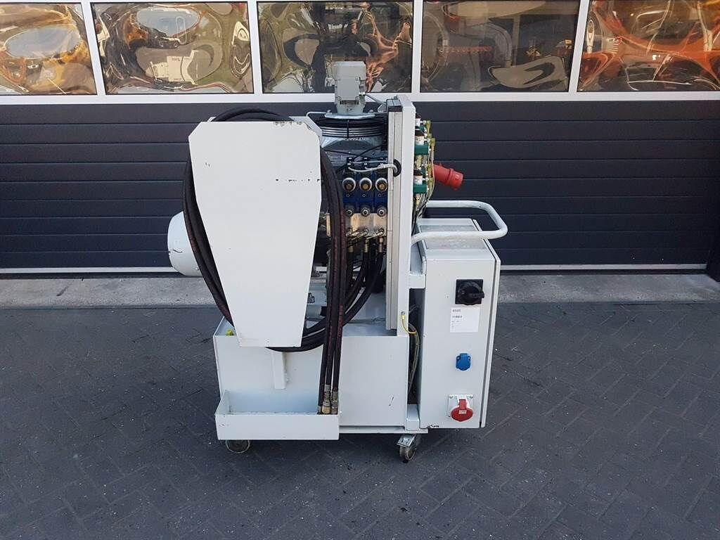 AC-Motoren FCA 132 M-6 -4kW-Compact-/steering un 2