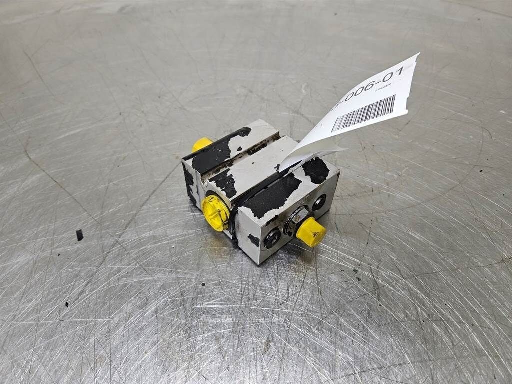 Hydraulics 8F4773D - Valve/Ventile/Ventiel 2