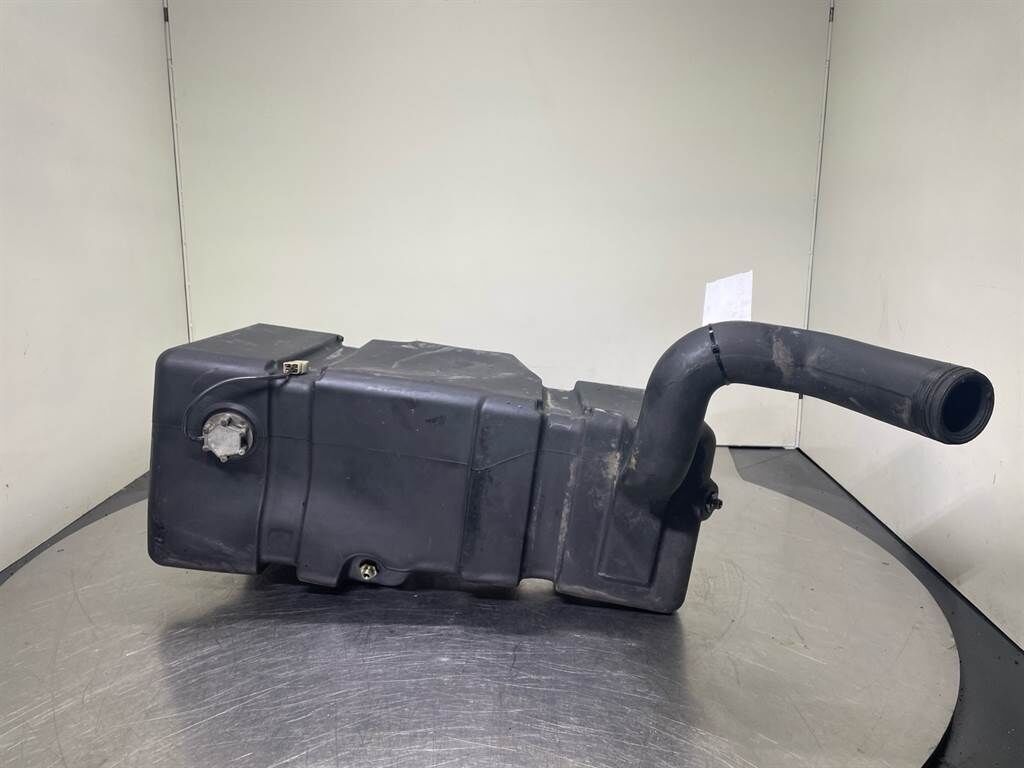 L30B-Z/X-VOE11306084-Fuel tank/Kraftstofftank 2