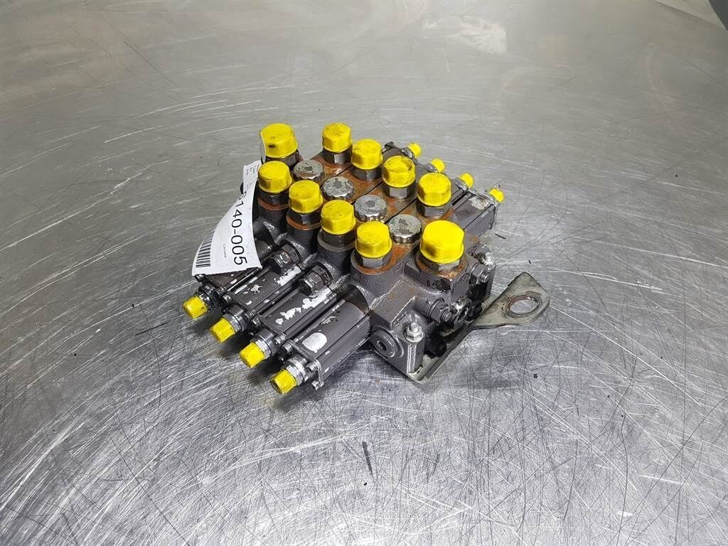 60110012SD - Ahlmann AS900 - Valve 2