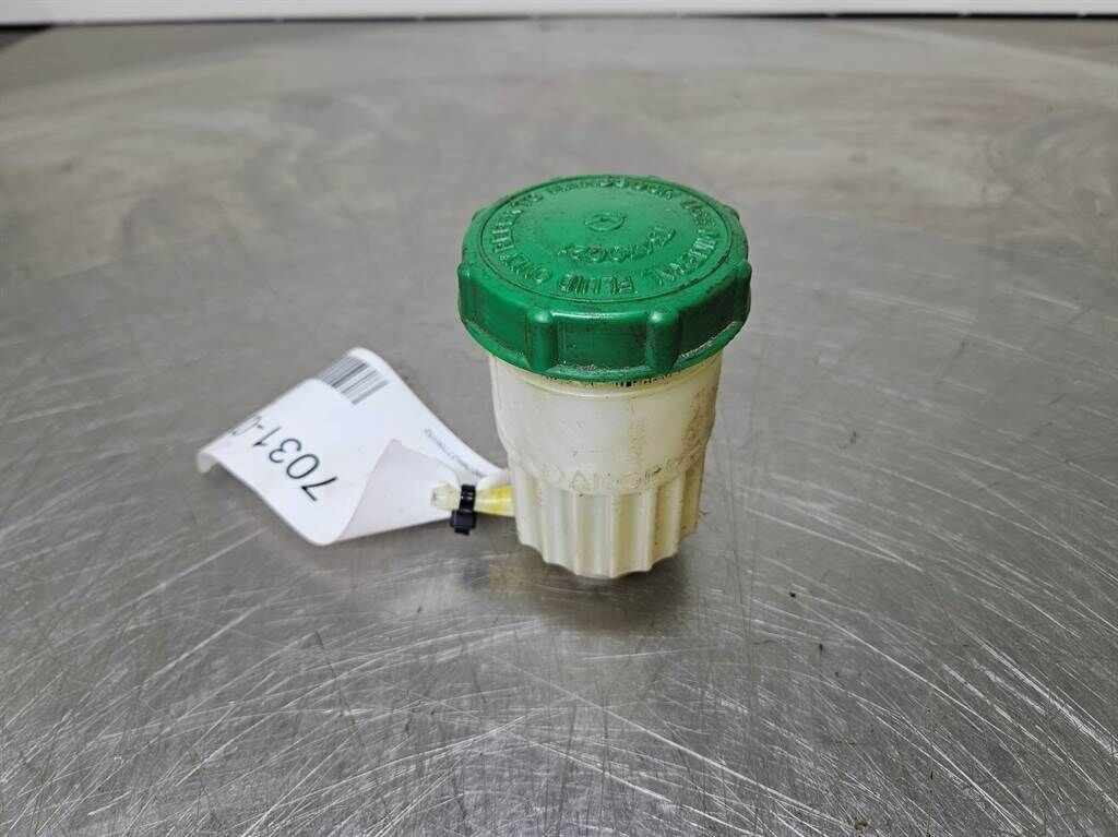 907M - Brake pedal reservoir 2