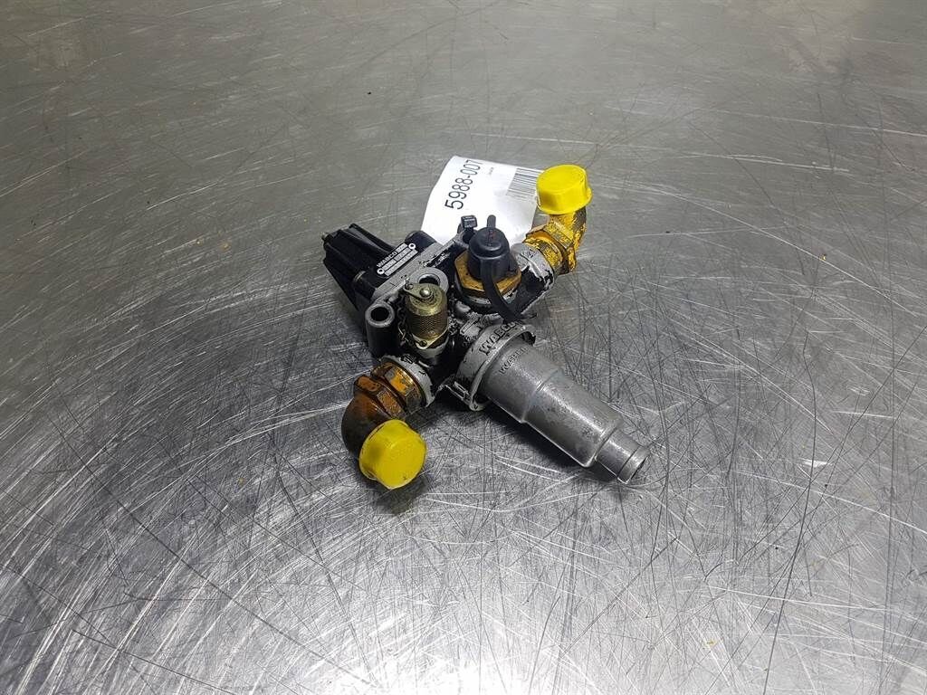 WG18 - Wabco 9753034430 - Pressure controller 1