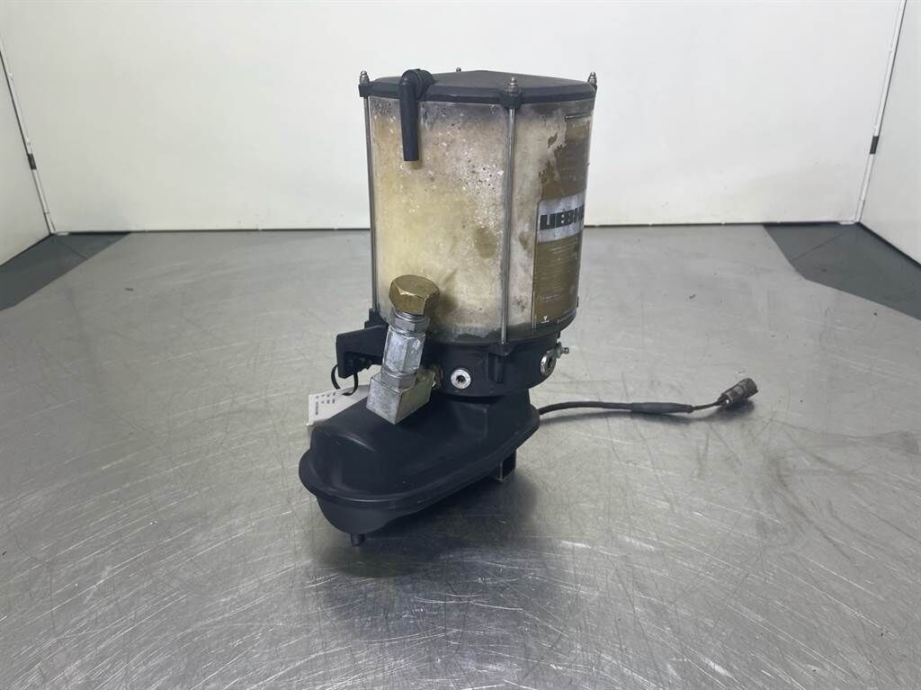 A934C-10228443-Lubricating pump/Vetsmeerpomp 2