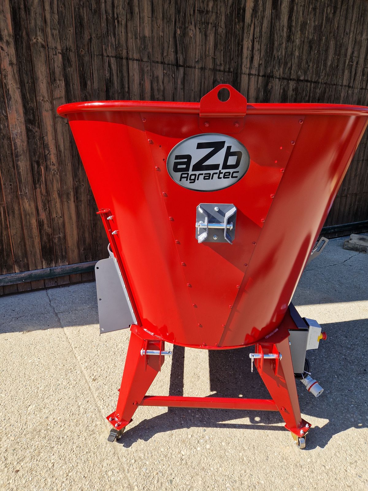 Futtermischer MINI vertikal 1 m³ elektrisch 1