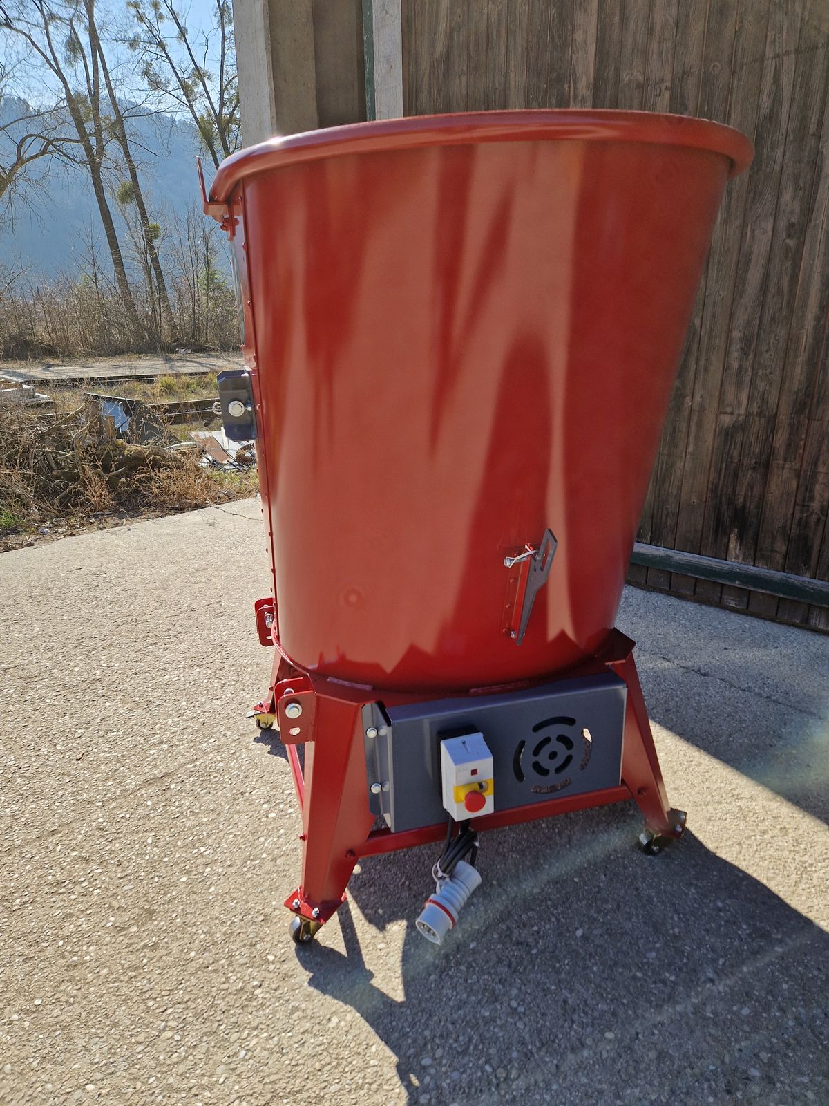 Futtermischer MINI vertikal 1 m³ elektrisch 3