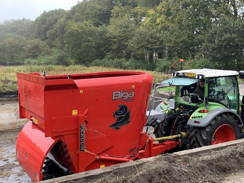 Peecon Futtermischwagen Biga Scoop 10 m³ mit Ladeklappe