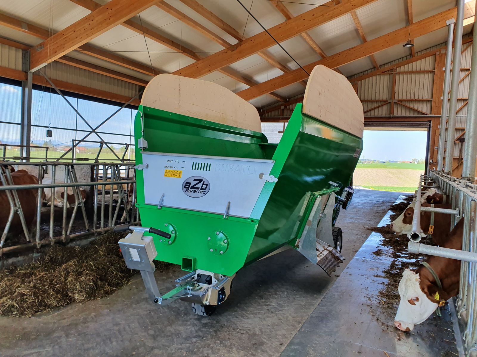Kuratli Futtermischwagen elektrisch 7,5 m³  3