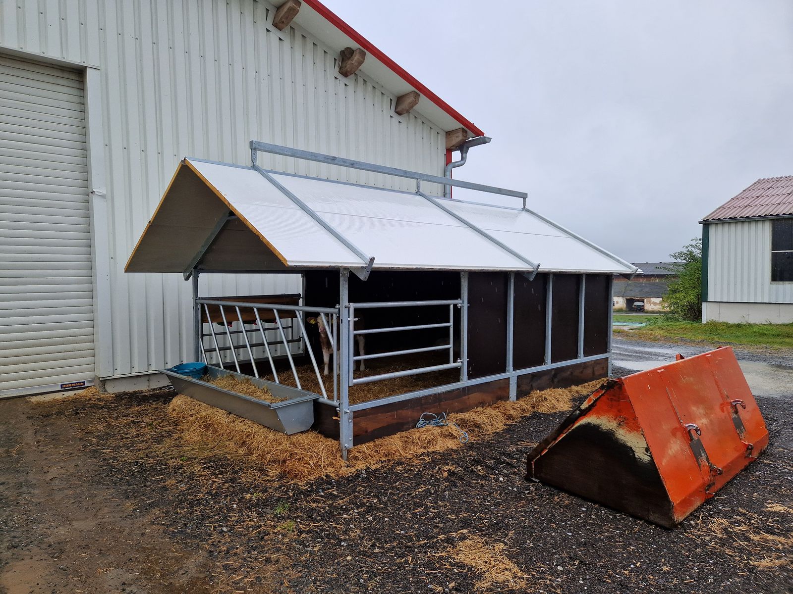 mobiler Kälberstall NORA - alternative zum Iglu 1