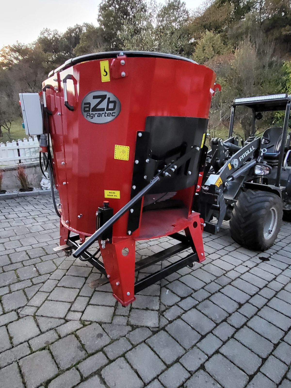 Futtermischer MINI vertikal 1,7 m³ elektrisch 1