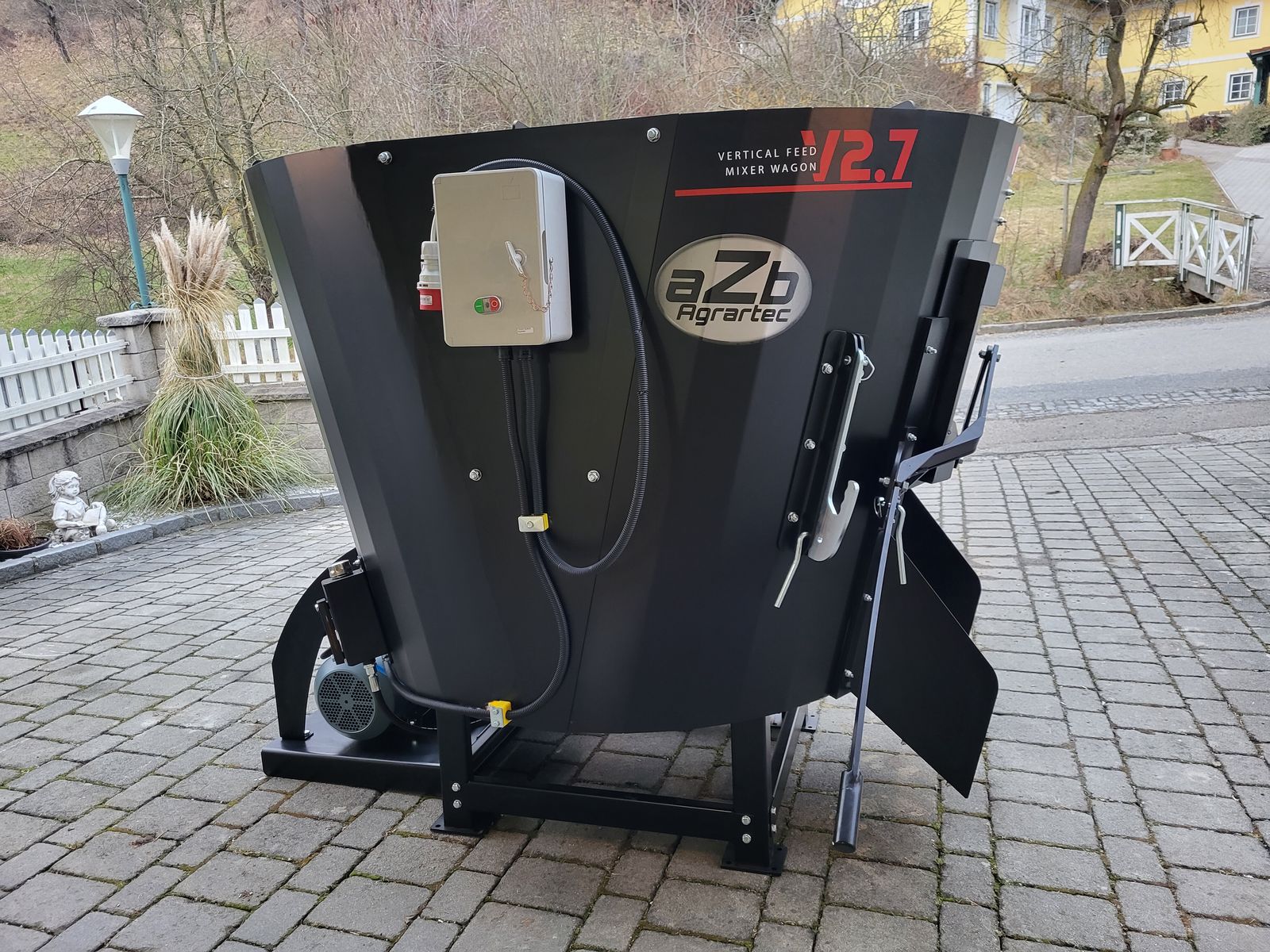 elektrischen Futtermischer aZb MINI vertikal 2,7 3
