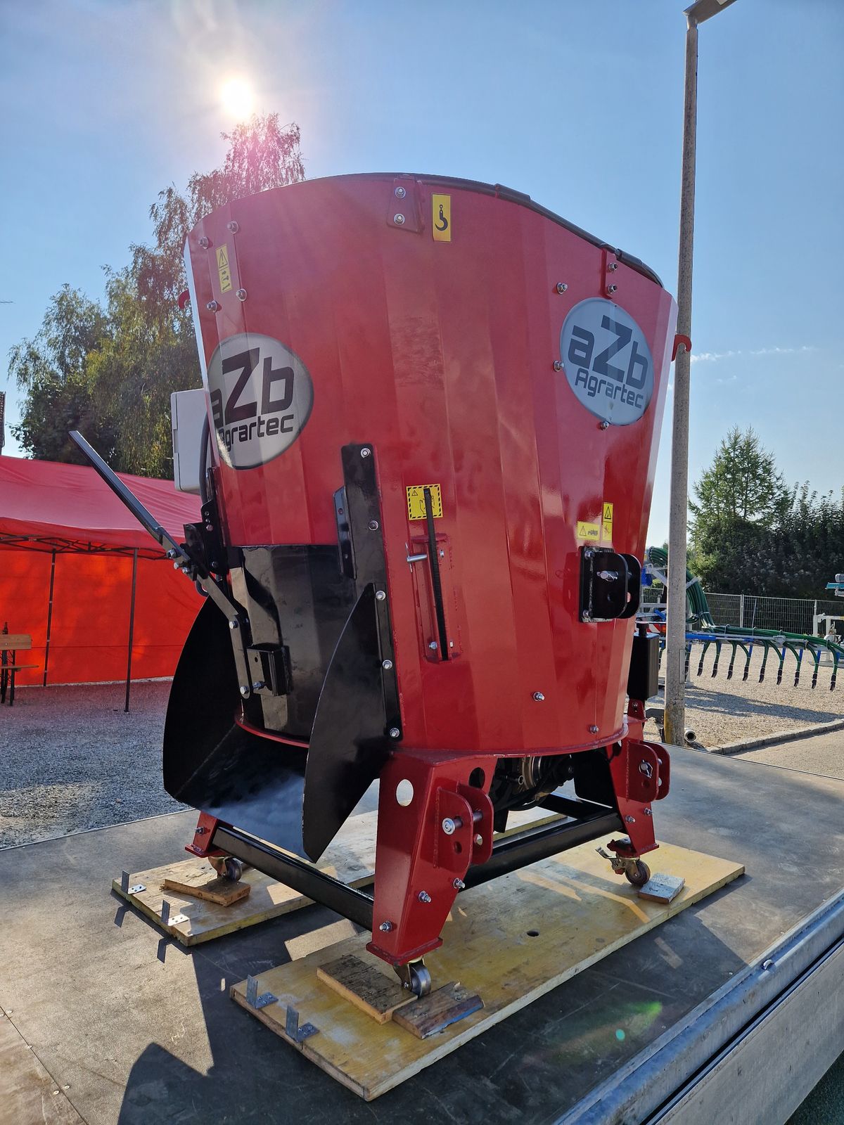 elektrischer Futtermischer MINI vertikal 2,2 m³ 1