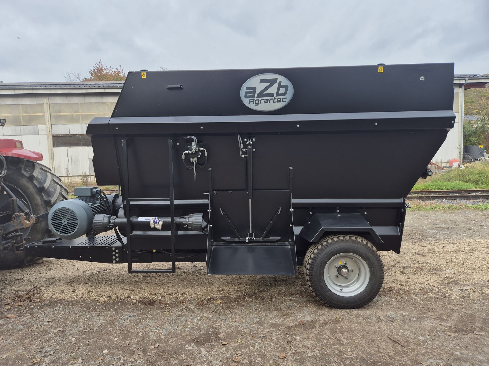 Futtermischer elektrisch 6 m³ mit Waage 3