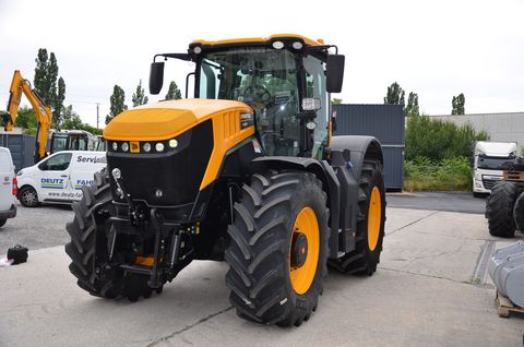 JCB Fastrac 8330