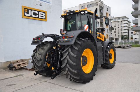 JCB Fastrac 8330