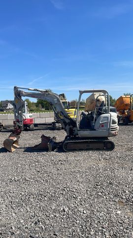 Takeuchi TB 240 POWERTILT 