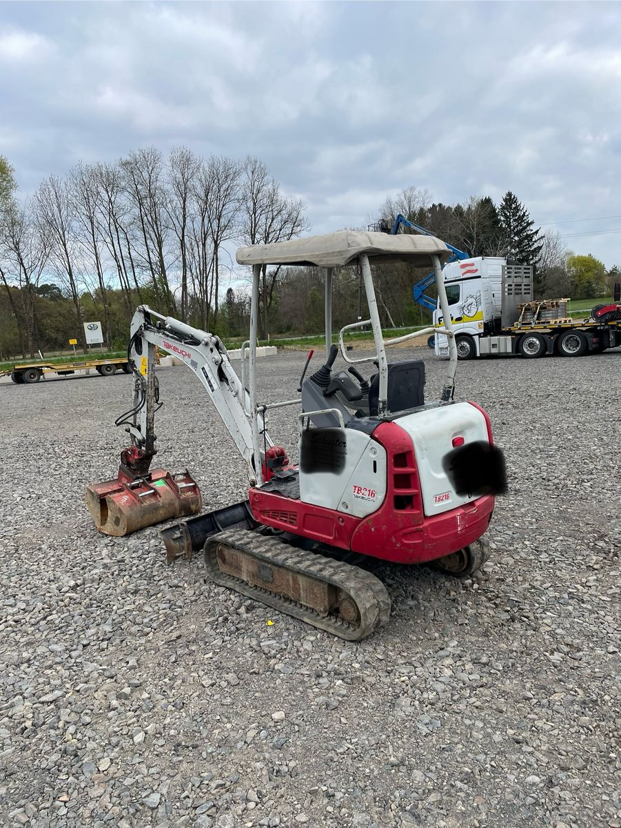 Takeuchi TB 216  2