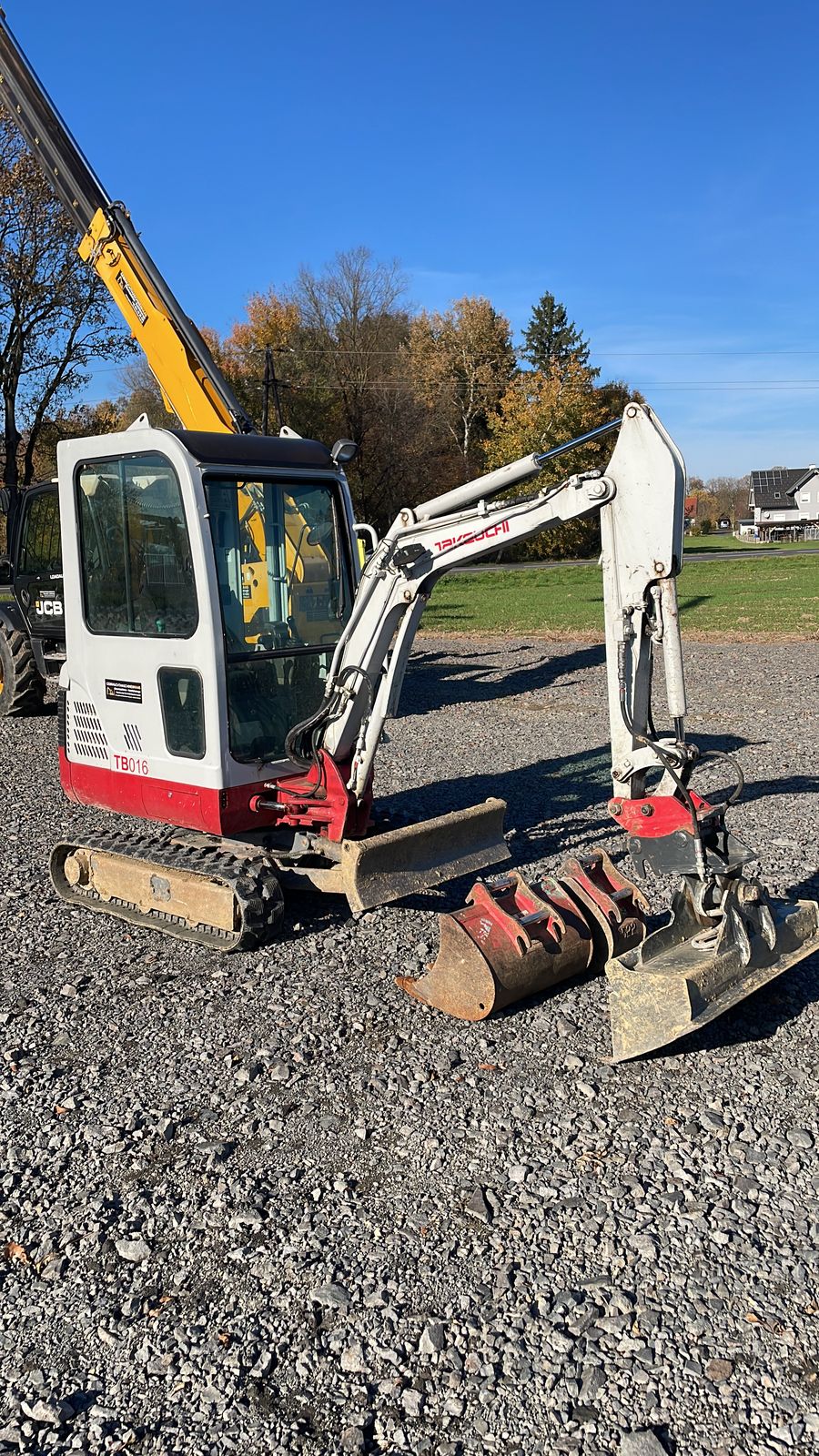 Takeuchi TB016 3