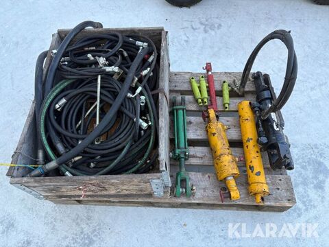 Parti med hydraulslang och hydraulcylindrar 3