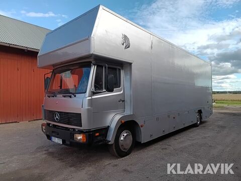 Mercedes 1320 2