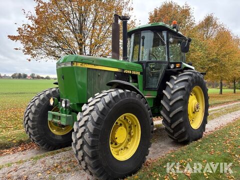 John Deere 4055