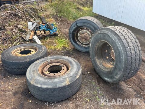 Lastbilsdäck med fälg 385/65R22.5 1