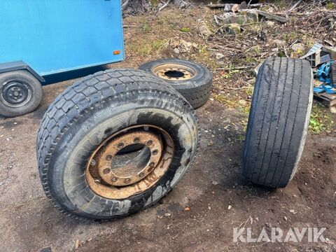 Lastbilsdäck med fälg 385/65R22.5 2
