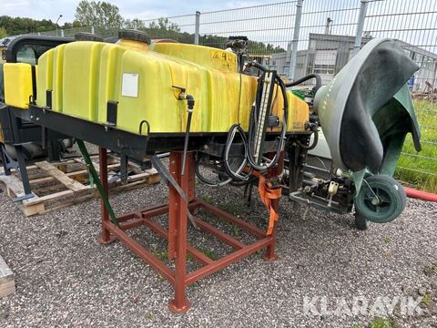 John Deere HD200 Sprayer