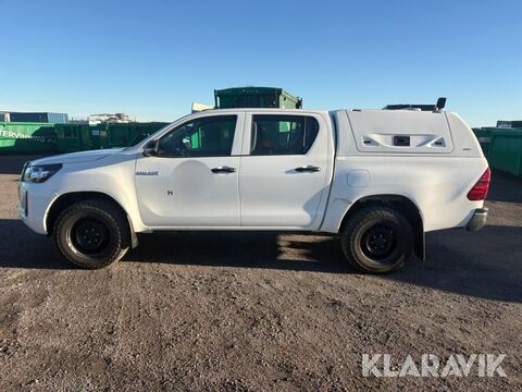 Toyota Hilux 2.5 D-Cab 2