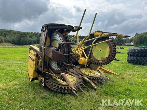 New Holland 902