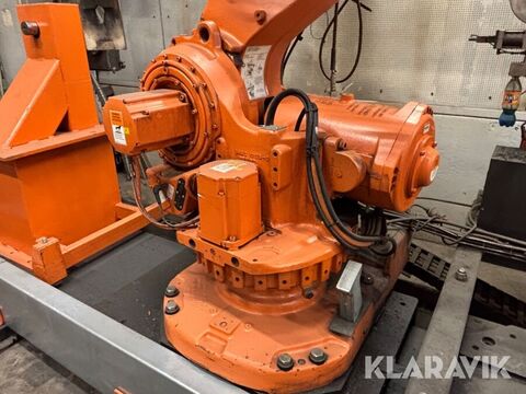 Svets- och hanteringsrobot IRB 6600 & IRB 2400 3