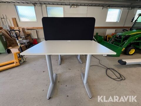 Kinnarps Höj/sänk skrivbord. Kinnarps 2