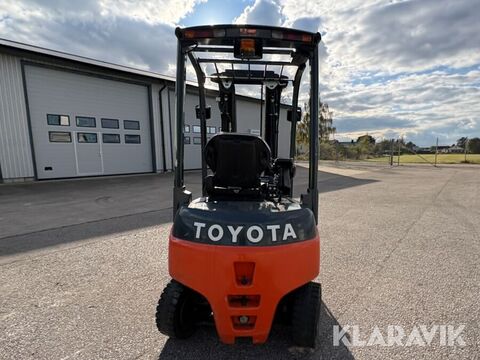 Toyota Traigo 15 3