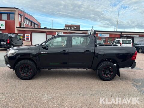 Toyota Hilux 2