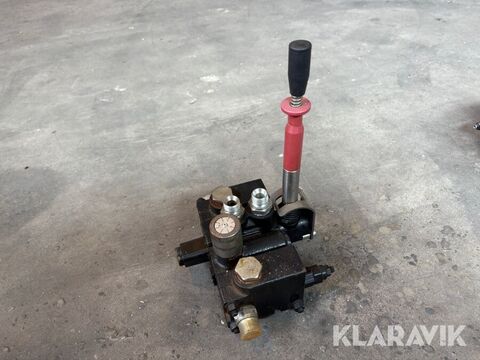 Sonstige Hydraulventil med flödesregulator