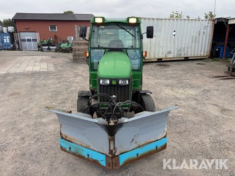 John Deere 3520 2