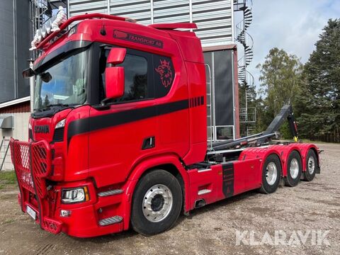 Scania R590