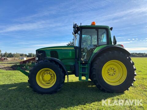 John Deere 6820